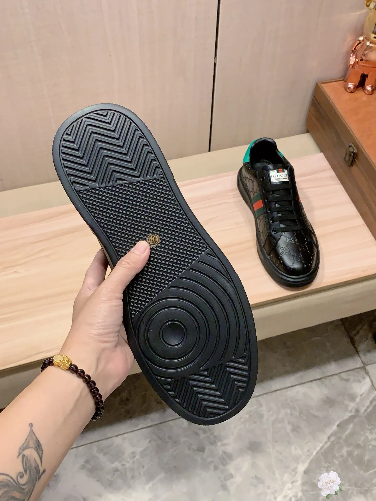 Men's men's shoes💰420💰💰🎩🎩[Lightning][Lightning] "Gucci*" latest • popular casual shoes, top brand [seduce] luxury ~ purchasing agency, top ~ quality. [Strong] The upper is made of imported breathable cowhide with fabric material ➕ Breathable sheepskin feet (•) and fine workmanship. The original stylish and stylish soft rubber wear-resistant and non-slip outsole is light and comfortable on the feet. The real thing looks better when photographed in person. 111: code: 38-44, 3️⃣ colors selected